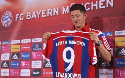 环球电竞评论-泰特绝杀后模仿C罗庆祝